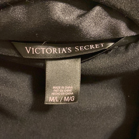 Victoria’s Secret Robe - Picture 2 of 3